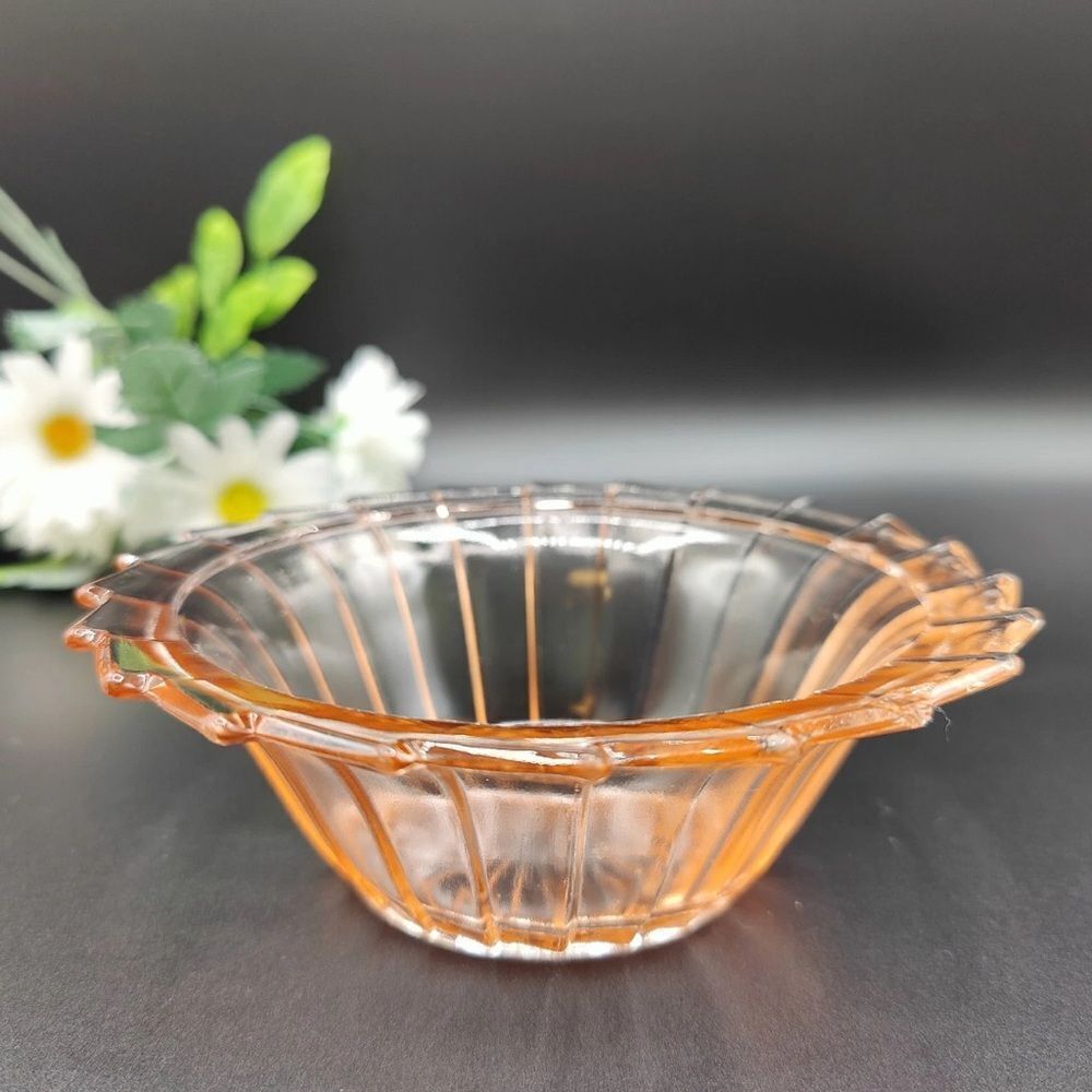 1930’s Sierra Pinewheel depression glass Elegant Pink Glass Bowl
